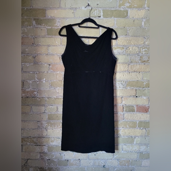 NY&CO New York & Company Mini Dress Black Velvet Slouch Weighted Front Sz. 10 - Picture 1 of 7